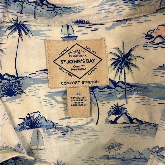 St. John’s Bay Tropical Blue and White Men's Short Sleeved Shirt Size XL - Picture 3 of 4